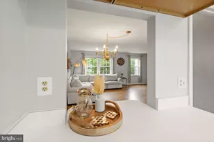 8374 Glastonbury Ct, Annandale, VA 22003 - Photo 13