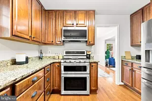 9811 Vertain Ct, Fairfax, VA 22032 - Photo 9