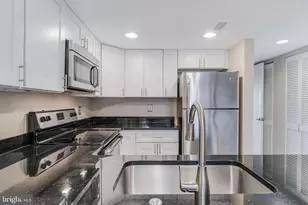 1951 Sagewood Ln, Reston, VA 20191 - Photo 9