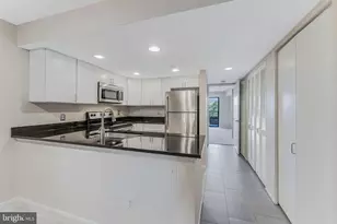 1951 Sagewood Ln, Reston, VA 20191 - Photo 11