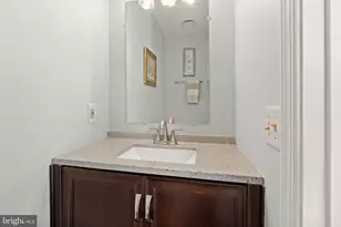 6630 High Valley Ln, Alexandria, VA 22315 - Photo 17