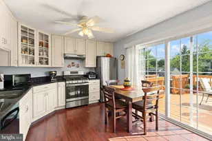 6630 High Valley Ln, Alexandria, VA 22315 - Photo 9