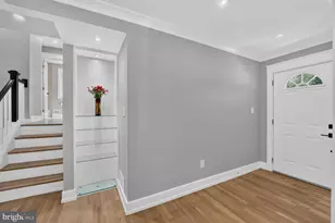 1915 Shannon Ct, Alexandria, VA 22306 - Photo 3