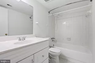 7208 Jillspring Ct, Springfield, VA 22152 - Photo 19