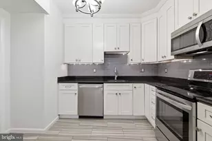 7208 Jillspring Ct, Springfield, VA 22152 - Photo 9