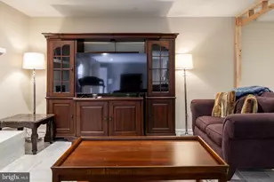 6034 Chesterbrook Rd, McLean, VA 22101 - Photo 11