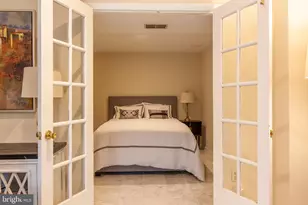 6034 Chesterbrook Rd, McLean, VA 22101 - Photo 7