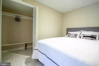 6034 Chesterbrook Road #B, McLean, VA 22101 - Photo 3
