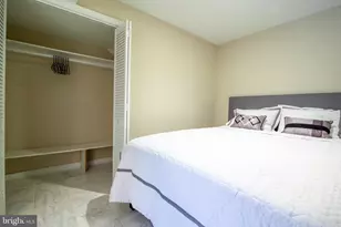 6034 Chesterbrook Rd, McLean, VA 22101 - Photo 3