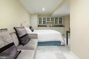 6034 Chesterbrook Rd, McLean, VA 22101 - Photo 19