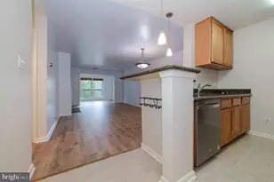 3176 Summit Square Dr, Oakton, VA 22124 - Photo 13