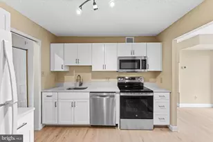 2311 Pimmit Dr, Falls Church, VA 22043 - Photo 15