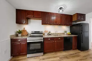 8105 Kenova Ln, Springfield, VA 22153 - Photo 5