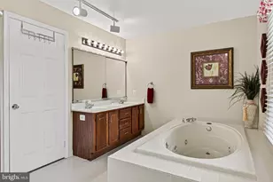 5522 Chestermill Dr, Fairfax, VA 22030 - Photo 41