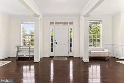 8901 Hargrove Court, Fairfax, VA 22031 - Photo 5