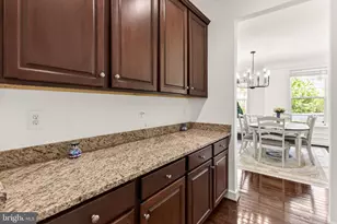 8901 Hargrove Ct, Fairfax, VA 22031 - Photo 11