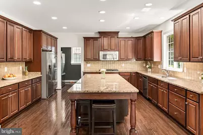 8901 Hargrove Court, Fairfax, VA 22031 - Photo 13