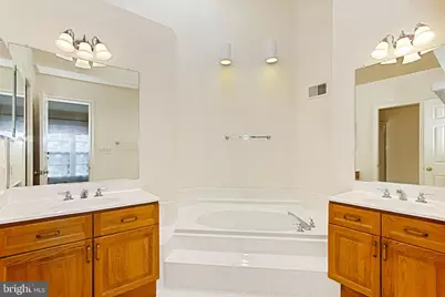 6153 Braeleigh Lane, Alexandria, VA 22315 - Photo 17
