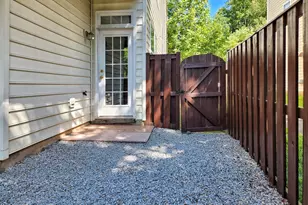 13906 Gothic Dr, Centreville, VA 20121 - Photo 49
