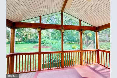 8300 Chivalry Road, Annandale, VA 22003 - Photo 7
