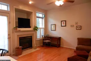 2822 Laura Gae Cir, Vienna, VA 22180 - Photo 5
