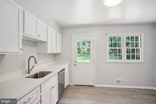 1633 Warner Ave, McLean, VA 22101 - Photo 5