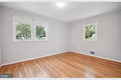 1633 Warner Avenue, McLean, VA 22101 - Photo 7