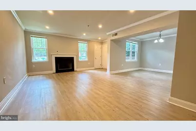 1641 International Drive #TH-24, McLean, VA 22102 - Photo 3