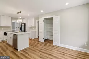 7518 Old Dominion Dr, McLean, VA 22102 - Photo 17