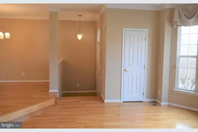 8933 Royal Astor Way, Fairfax, VA 22031 - Photo 3