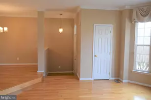 8933 Royal Astor Way, Fairfax, VA 22031 - Photo 3