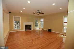 2339 Sandburg St, Dunn Loring, VA 22027 - Photo 9