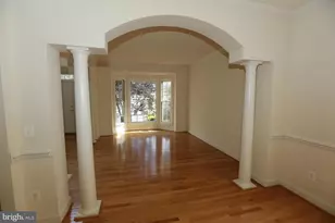 2339 Sandburg St, Dunn Loring, VA 22027 - Photo 3
