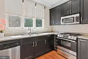14828 Edman Cir, Centreville, VA 20121 - Photo 9