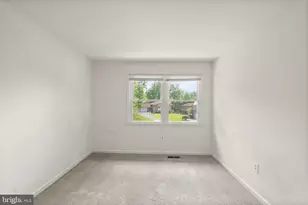 8902 Huxley Ct, Springfield, VA 22153 - Photo 39
