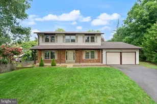 8902 Huxley Ct, Springfield, VA 22153 - Photo 21