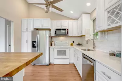 8622 Kenilworth Drive, Springfield, VA 22151 - Photo 9