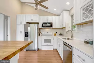 8622 Kenilworth Dr, Springfield, VA 22151 - Photo 9