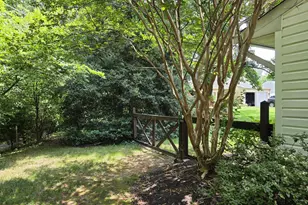 12912 Mt Royal Ln, Fairfax, VA 22033 - Photo 7