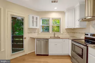 3151 Covewood Ct, Falls Church, VA 22042 - Photo 9