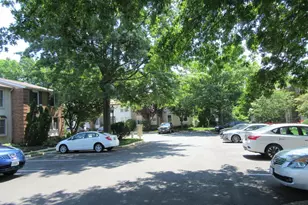 7973 Tyson Oaks Cir, Vienna, VA 22182 - Photo 11