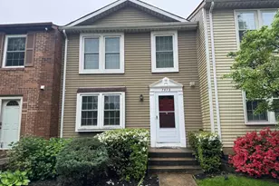 7973 Tyson Oaks Cir, Vienna, VA 22182 - Photo 1