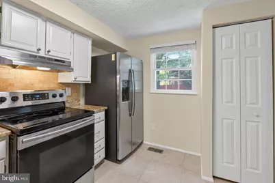 7973 Tyson Oaks Circle, Vienna, VA 22182 - Photo 17