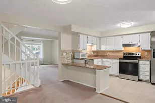 7973 Tyson Oaks Cir, Vienna, VA 22182 - Photo 3