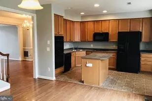 12453 Rose Path Cir, Fairfax, VA 22033 - Photo 7