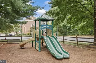 12453 Rose Path Cir, Fairfax, VA 22033 - Photo 25