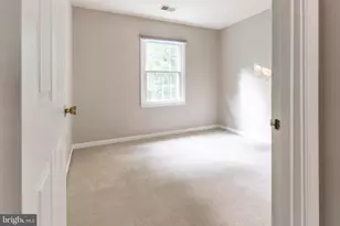 8020 Bethelen Woods Ln, Springfield, VA 22153 - Photo 23