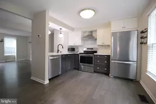 11916 Fieldthorn Ct, Reston, VA 20194 - Photo 9