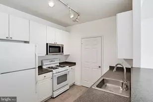 2791 Centerboro Dr, Vienna, VA 22181 - Photo 11