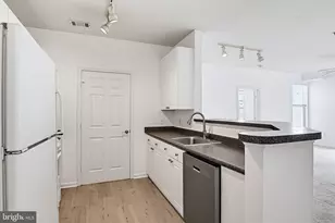 2791 Centerboro Dr, Vienna, VA 22181 - Photo 7